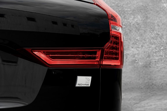 Volvo XC60 10 of 30