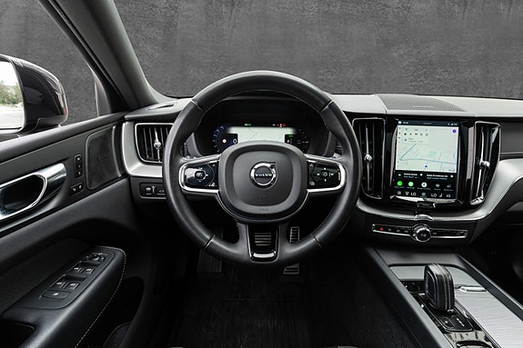 Volvo XC60 15 of 30