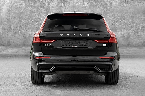 Volvo XC60 8 of 30