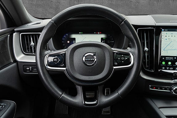 Volvo XC60 16 of 30