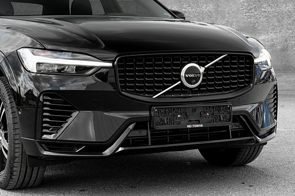 Volvo XC60 2 of 30