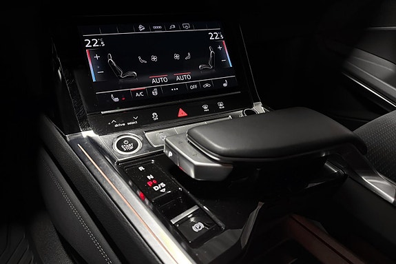 Audi e-tron 15 of 19