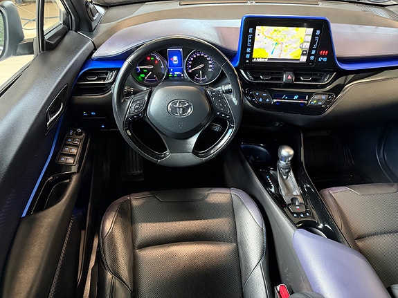 Toyota C-HR 23 of 30