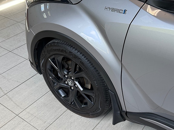 Toyota C-HR 13 of 30