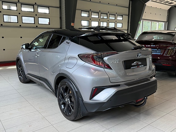 Toyota C-HR 18 of 30