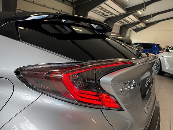 Toyota C-HR 20 of 30