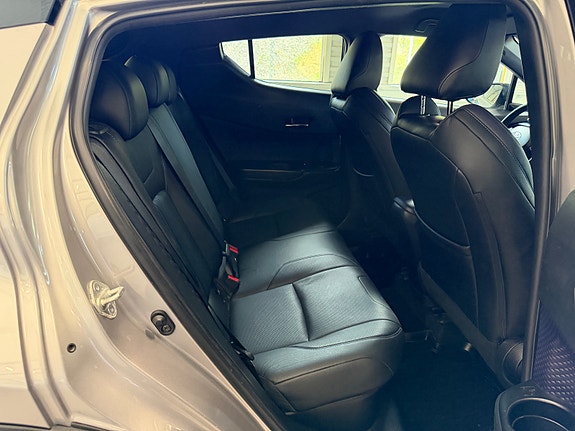 Toyota C-HR 30 of 30
