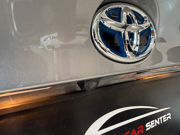 Toyota C-HR 21 of 30