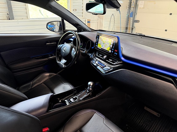 Toyota C-HR 27 of 30