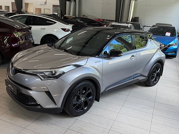Toyota C-HR 2 of 30