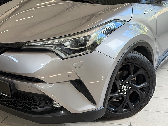Toyota C-HR 12 of 30
