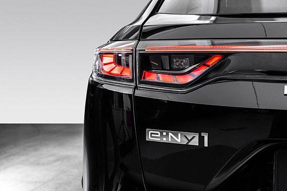 Honda e:Ny1 8 of 27