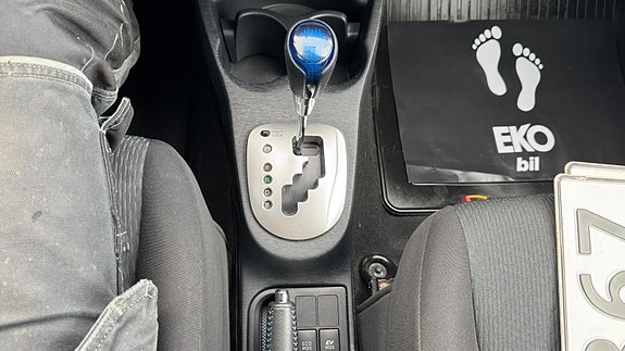 Toyota Yaris 15 of 21