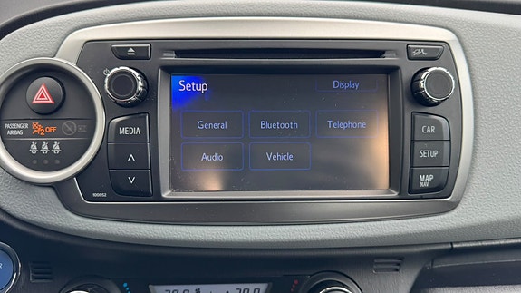Toyota Yaris 13 of 21