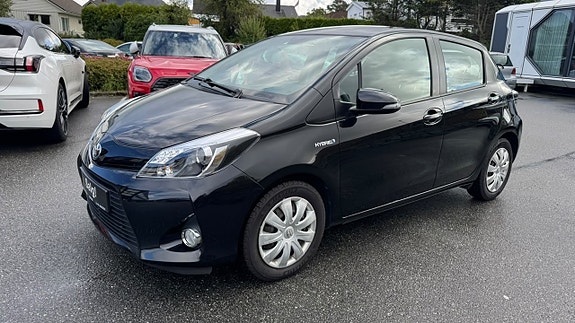 Toyota Yaris 2 of 21