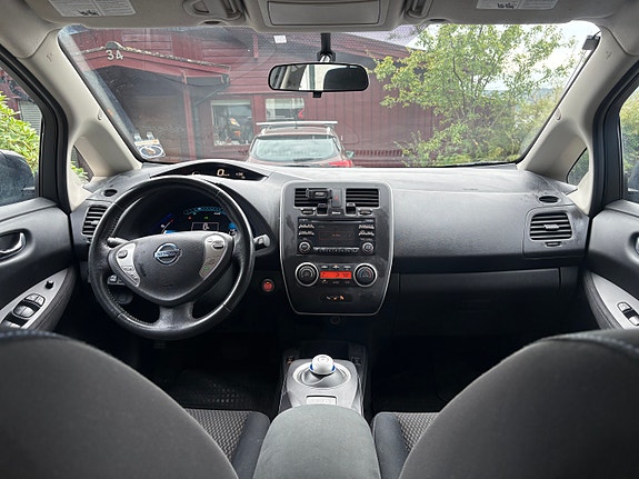 Nissan Leaf 10 of 12