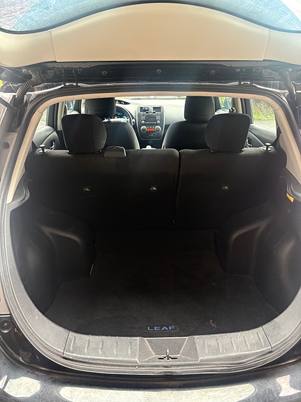 Nissan Leaf 8 of 12