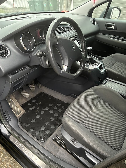 Peugeot 5008 17 of 18
