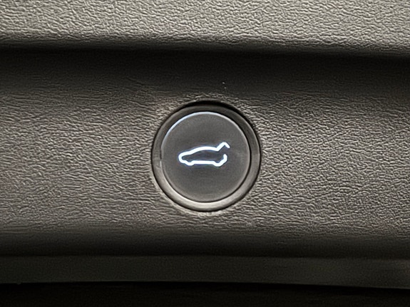 Tesla Model Y 18 of 30