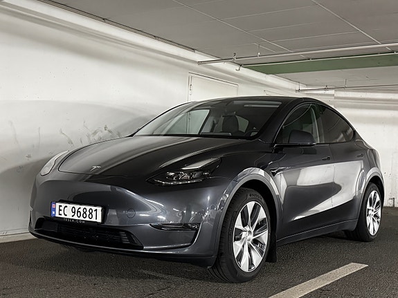 Tesla Model Y 5 of 30