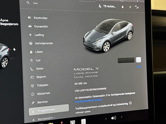 Tesla Model Y 25 of 30