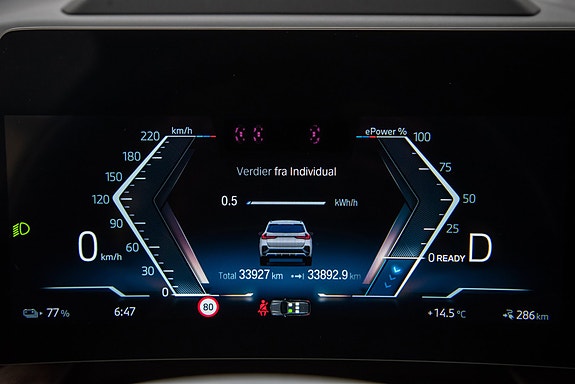 BMW iX1 19 of 26