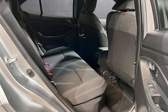 Toyota Yaris Cross 16 of 30