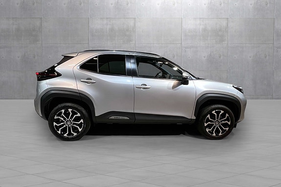 Toyota Yaris Cross 6 of 30