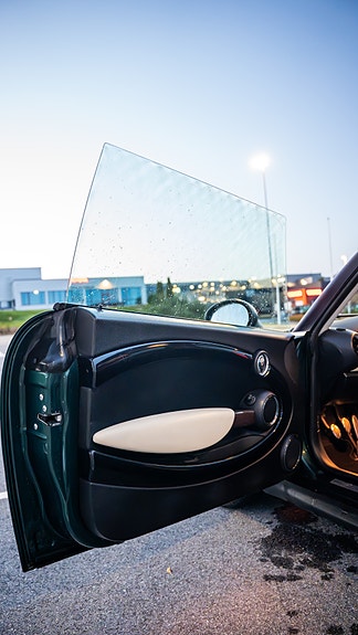 MINI Cooper S 17 of 19