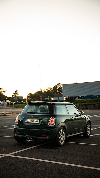 MINI Cooper S 10 of 19