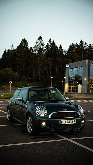 MINI Cooper S 4 of 19