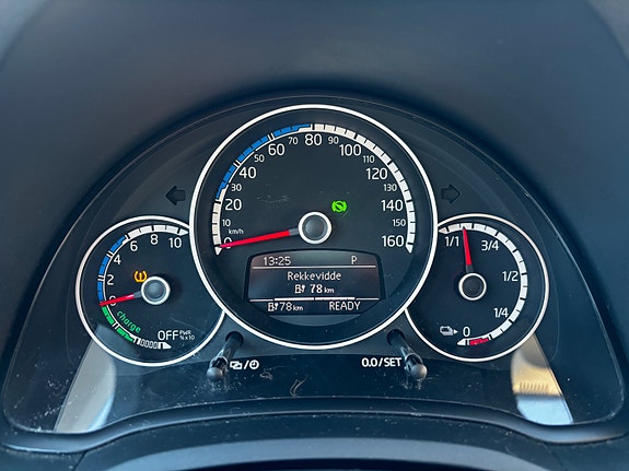 Volkswagen UP! 12 of 26