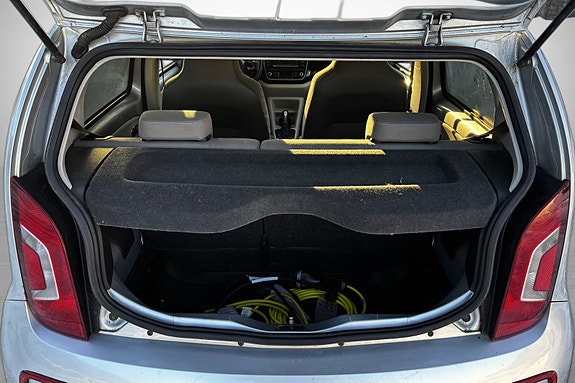 Volkswagen UP! 25 of 26