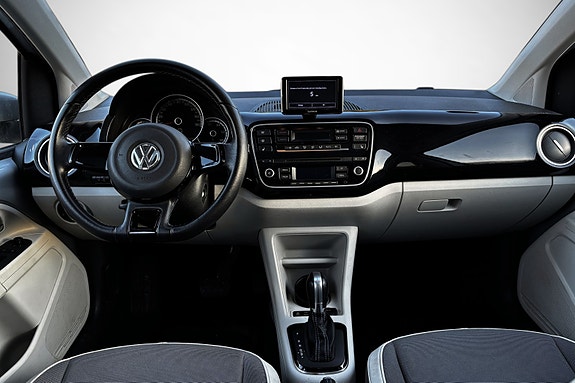 Volkswagen UP! 23 of 26