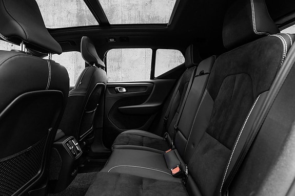Volvo XC40 13 of 30