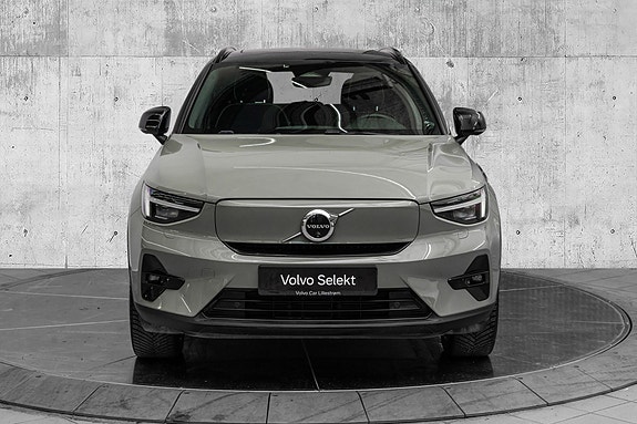 Volvo XC40 3 of 30