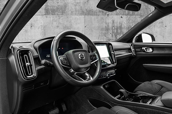 Volvo XC40 11 of 30