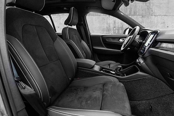 Volvo XC40 25 of 30
