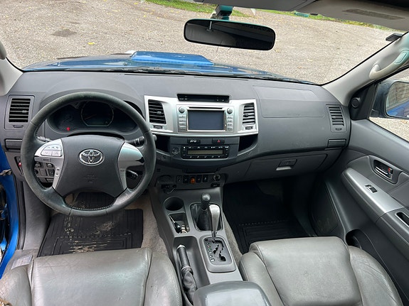 Toyota HiLux 8 of 17