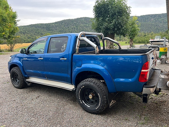 Toyota HiLux 5 of 17