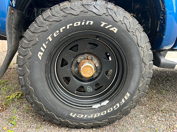 Toyota HiLux 15 of 17