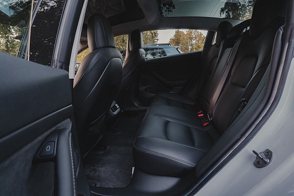 Tesla Model 3 10 of 23