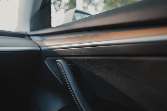 Tesla Model 3 14 of 23