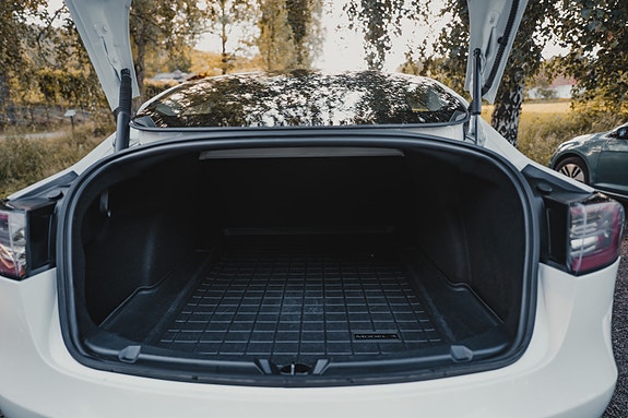 Tesla Model 3 17 of 23