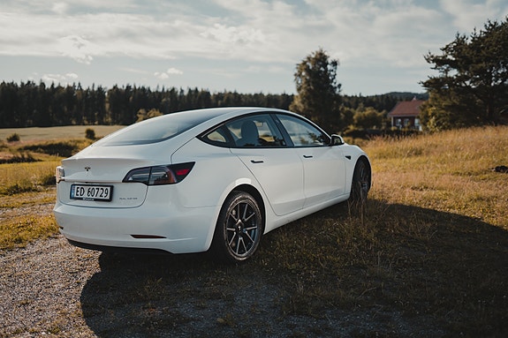 Tesla Model 3 5 of 23