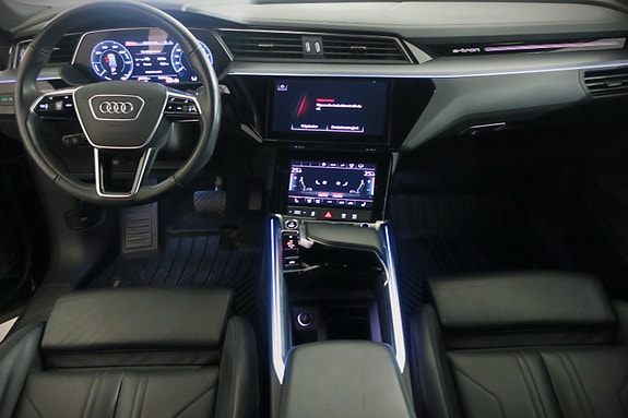 Audi e-tron 13 of 21