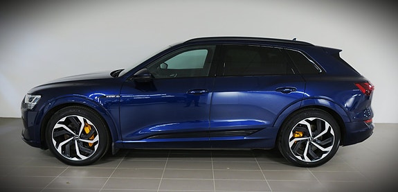 Audi e-tron 5 of 21