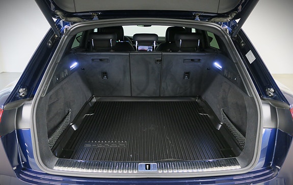 Audi e-tron 7 of 21