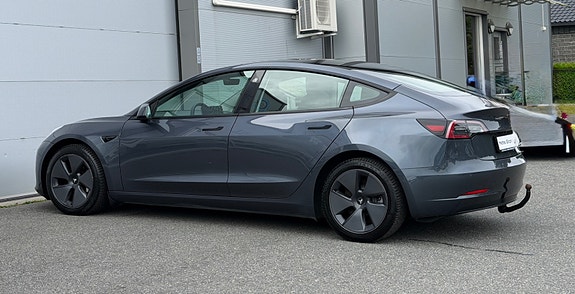 Tesla Model 3 10 of 24
