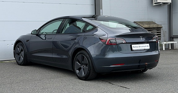 Tesla Model 3 9 of 24